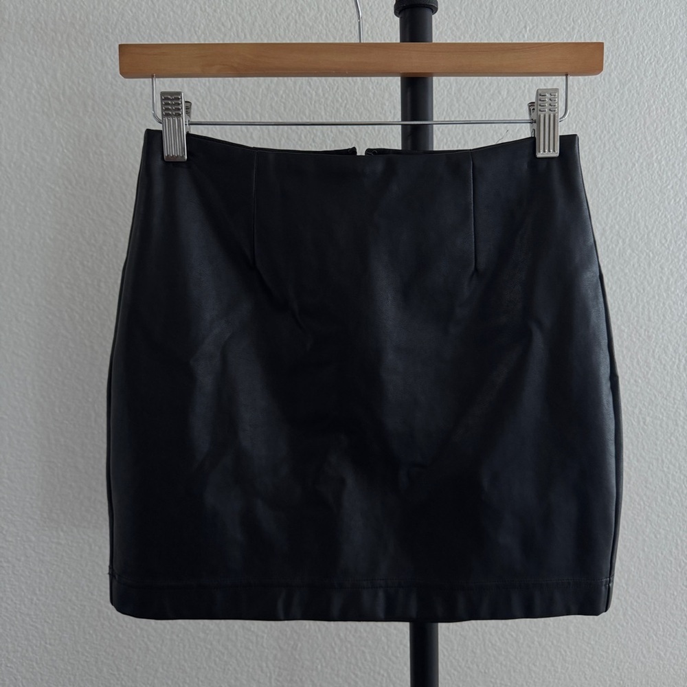 Aritzia leather mini skirt